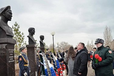 В Оренбурге увековечили память героев